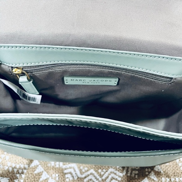 Marc Jacobs Insignia Full Flap Logo Shoulder Bag - Picture 11 of 13